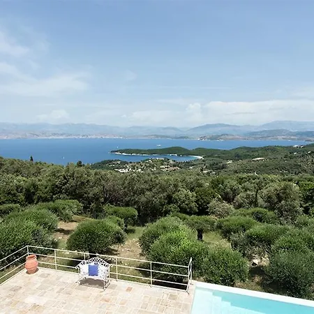 Thea Lofou * Κασσιόπη